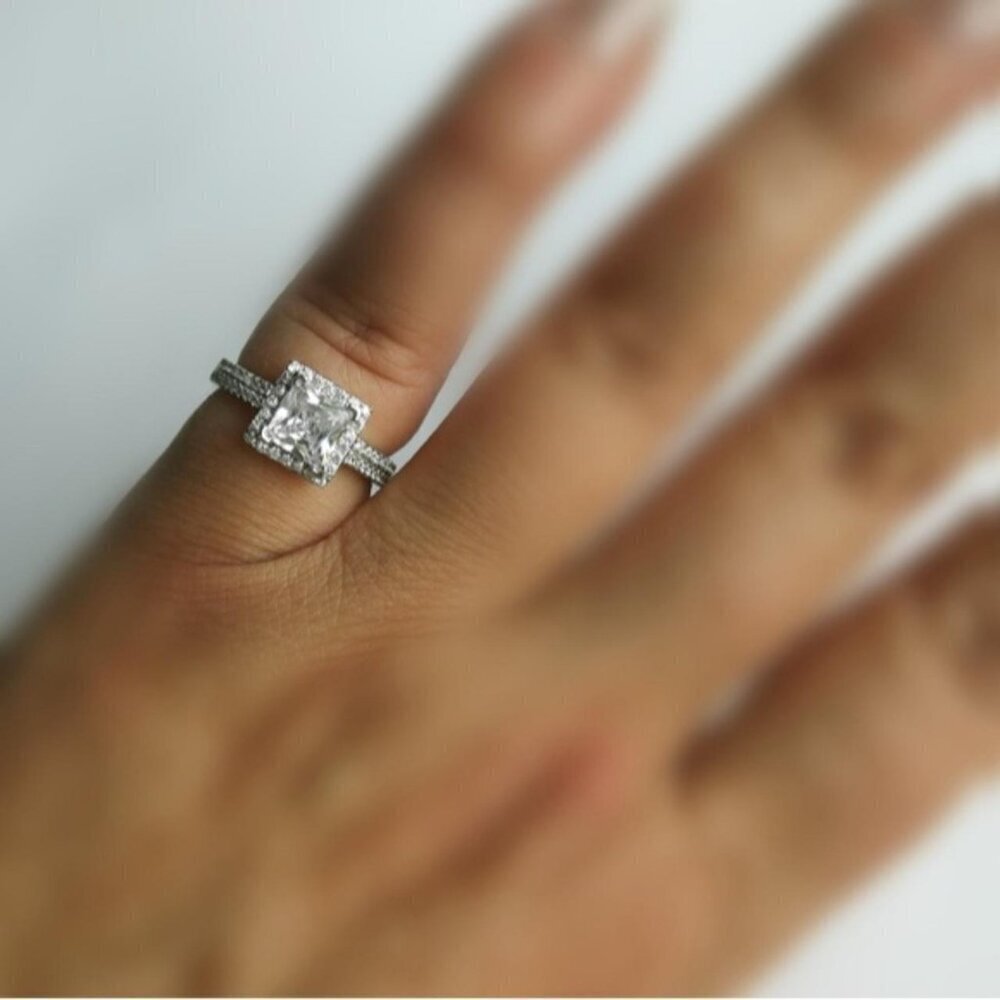 Sterling Silver princess  cut square CZ Ring with Halo size 6 🆕 - Picture 4 of 5